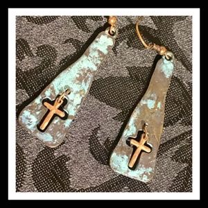 Gorgeous variegated metal earrings